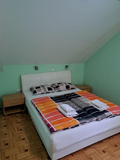 Guest House Pri Treh Lipah พทุย ภายนอก รูปภาพ