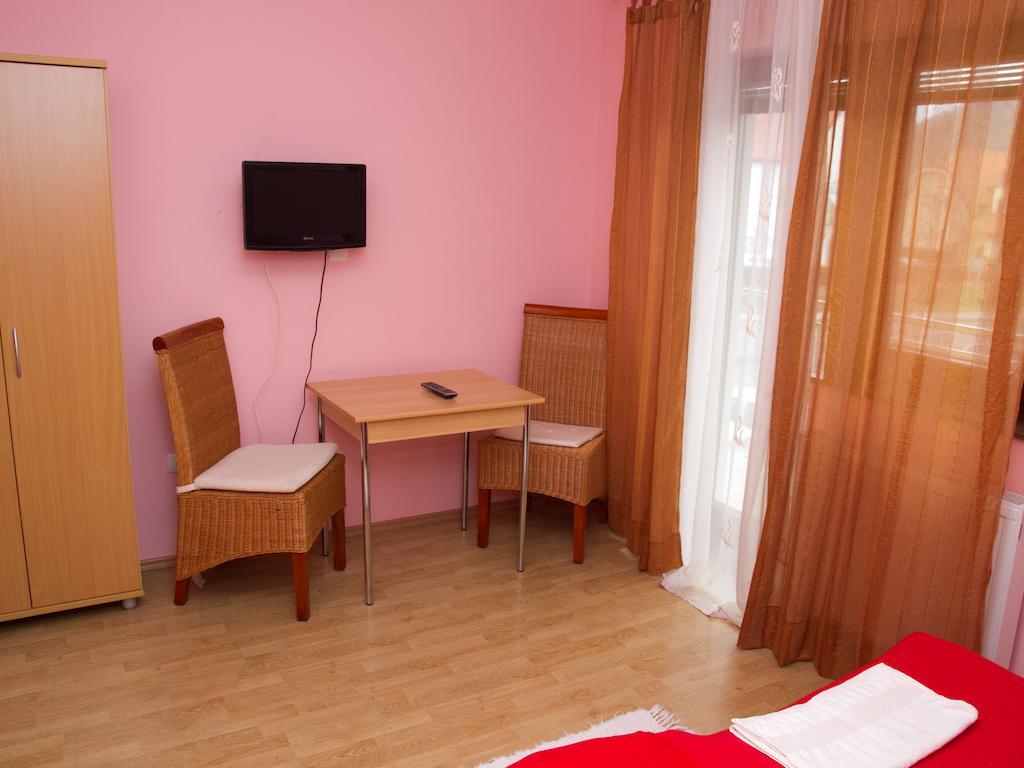 Guest House Pri Treh Lipah พทุย ภายนอก รูปภาพ