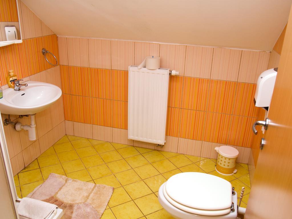Guest House Pri Treh Lipah พทุย ห้อง รูปภาพ