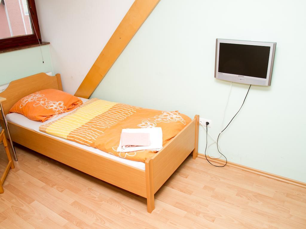 Guest House Pri Treh Lipah พทุย ภายนอก รูปภาพ